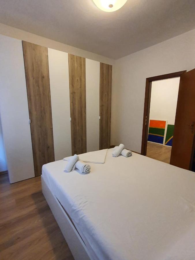 Heris'S Apartment Tirana Exterior foto